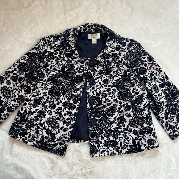 Talbots Petite, Size 0, Floral Blazer, Blue Navy/white - Picture 3 of 9